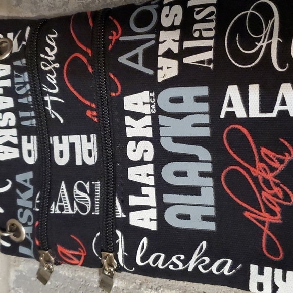 Alaska crossbody purse Light Weight Travel Bag - Picture 2 of 5